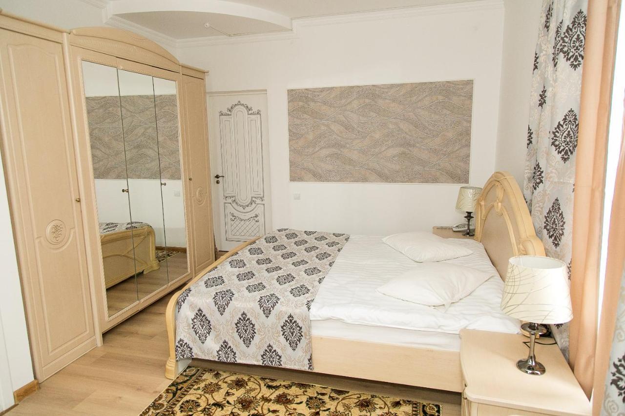 Mirage Hotel Qizilorda Buitenkant foto