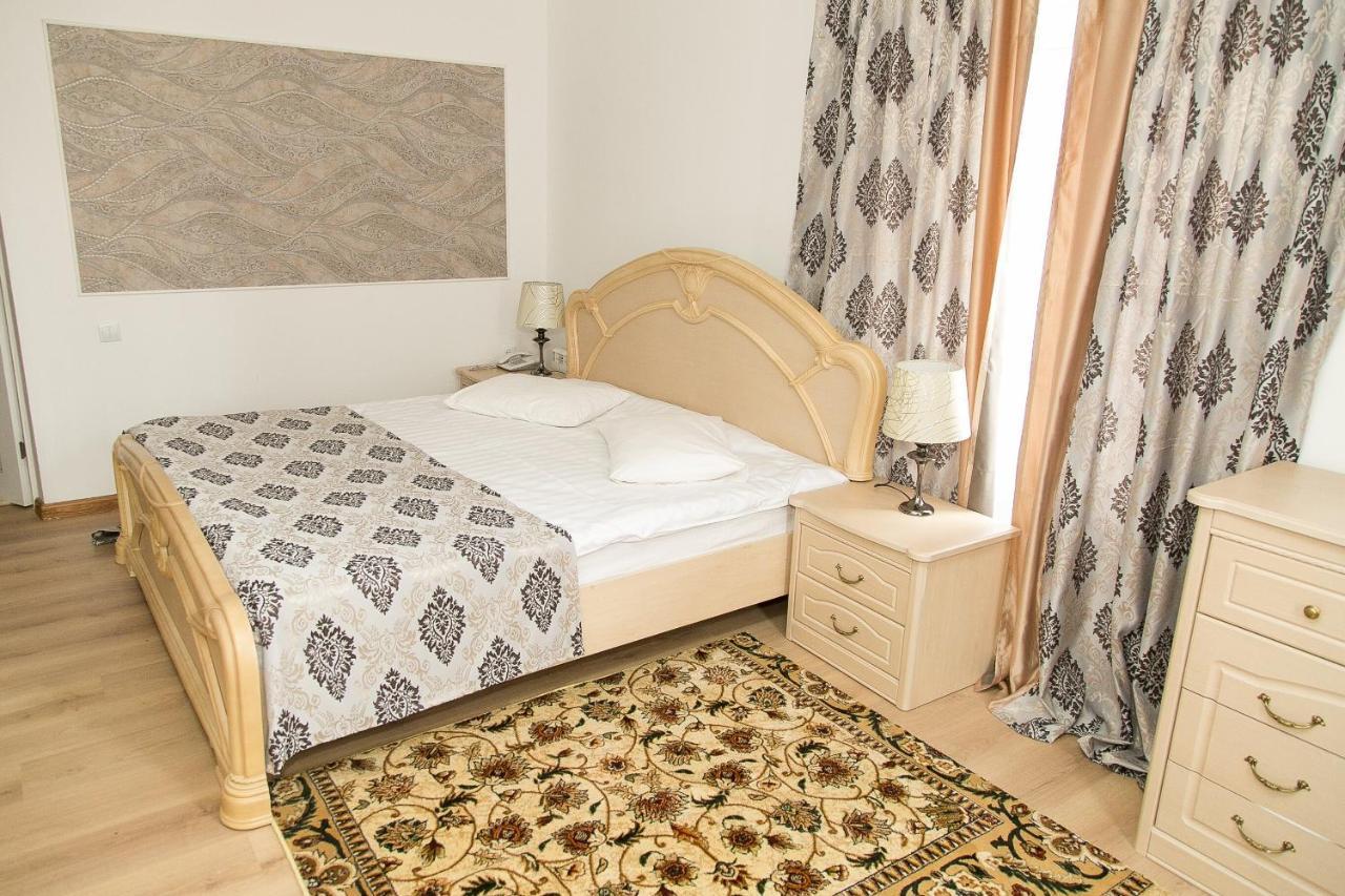 Mirage Hotel Qizilorda Buitenkant foto